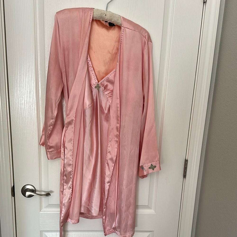 Jones New York Pink Satin Robe Intimates